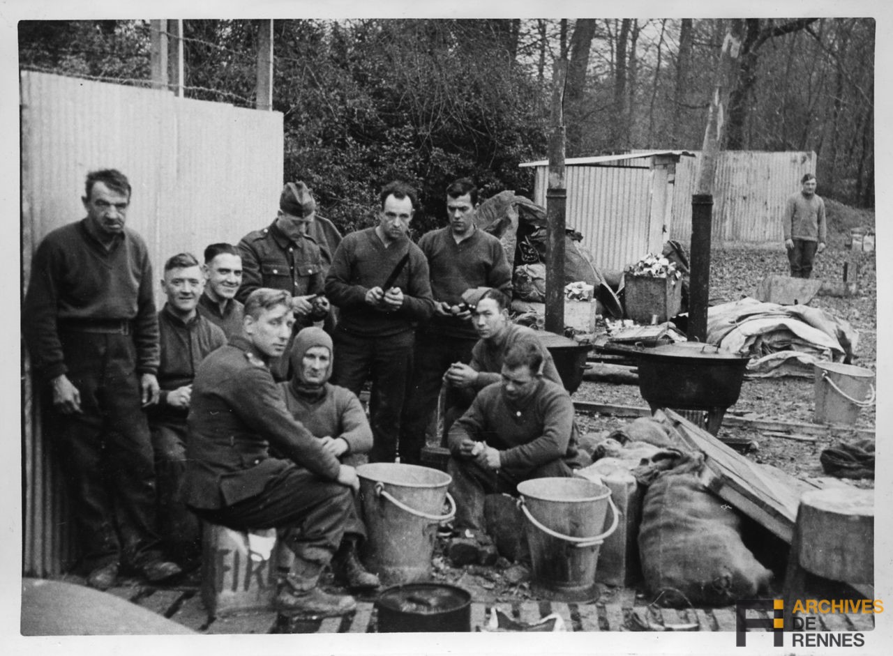 Photo : Les Allemands l’appellent la « guerre assise », pour les Français c’est la « drôle de guerre » : huit long mois d’attente.
